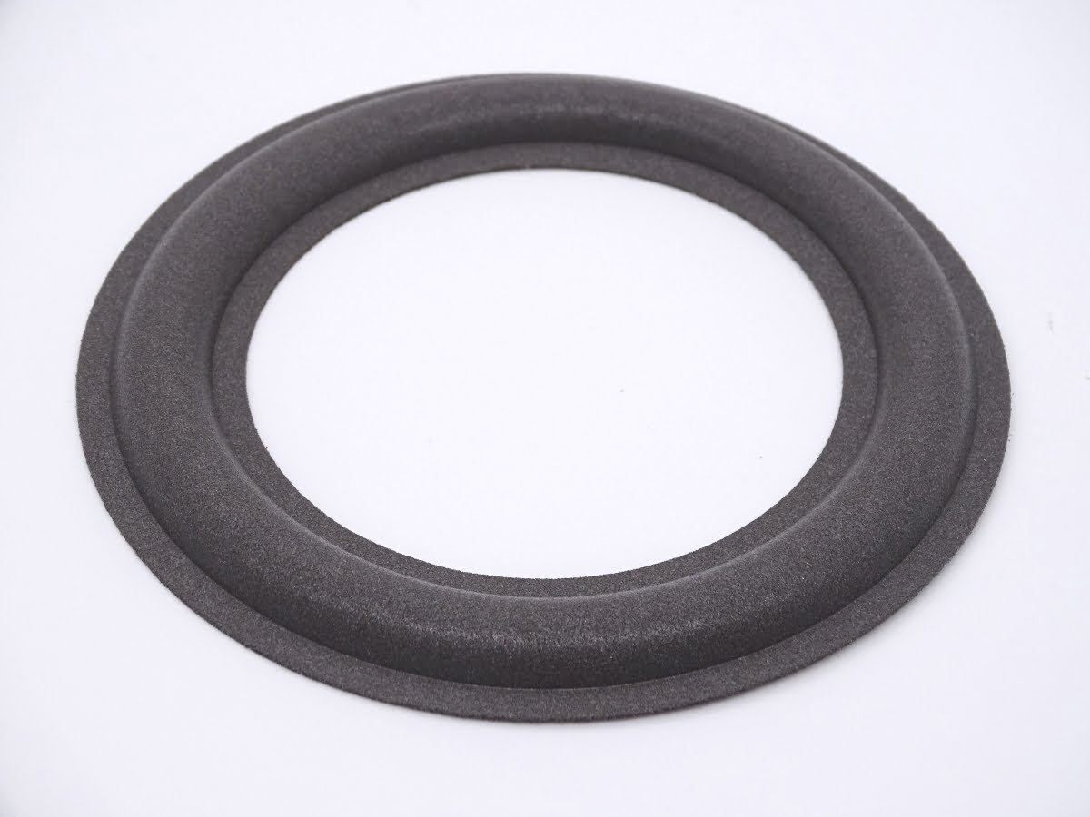 shp-127-01 Kit de réparation haut-parleur composé de 2 suspensions caoutchouc garantie à vie 12 cm et d'une colle adaptée. Ce kit facile à installer permet de rénover une paire d'enceintes