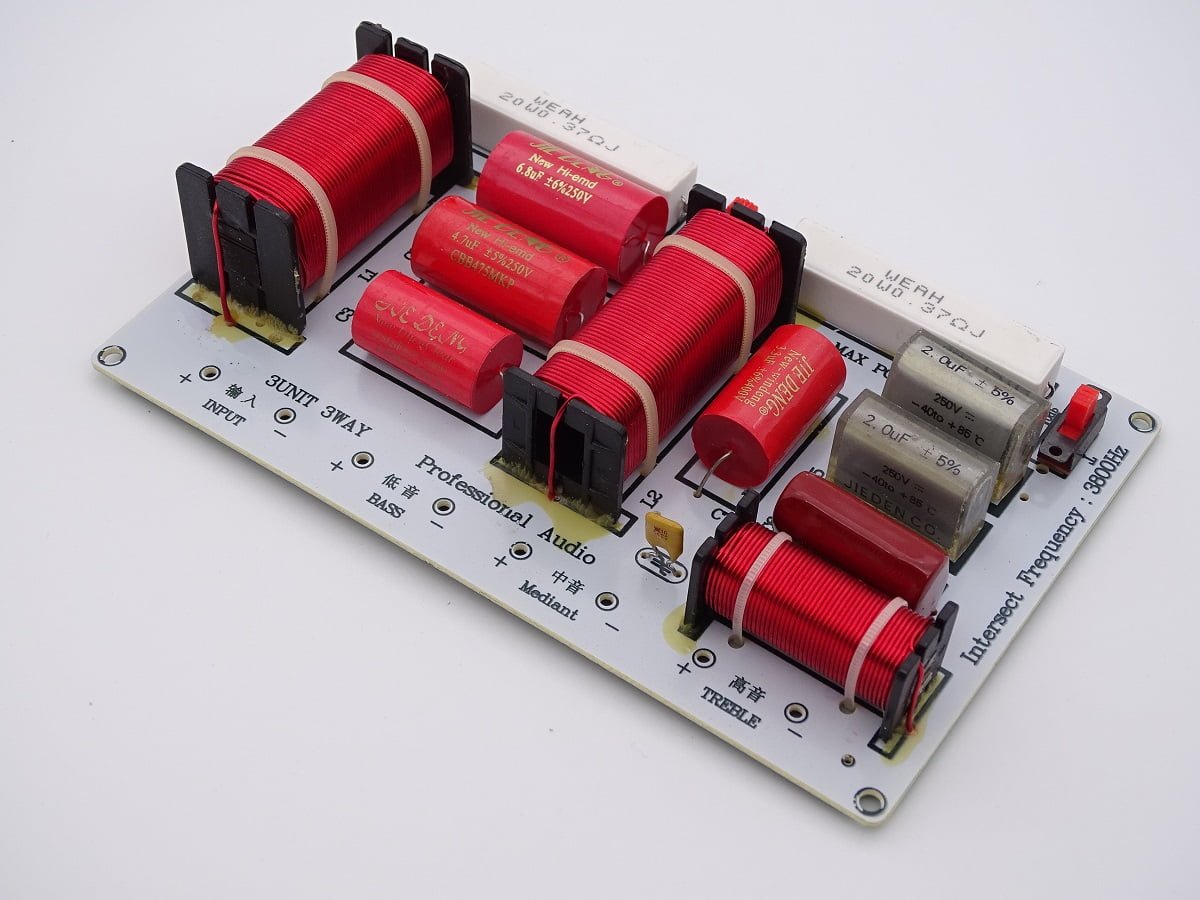 Filtre haut-parleur passif 3 voies 750Hz et3800Hz 8 ohms 350 watts 02 Filtre haut-parleur passif 3 voies 750Hz/3800Hz 4/8 ohms 350 watts