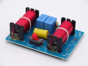 Filtre pour enceinte 50/100 watts impédance 4/8 Ohms équipée de deux boomers et un tweeter