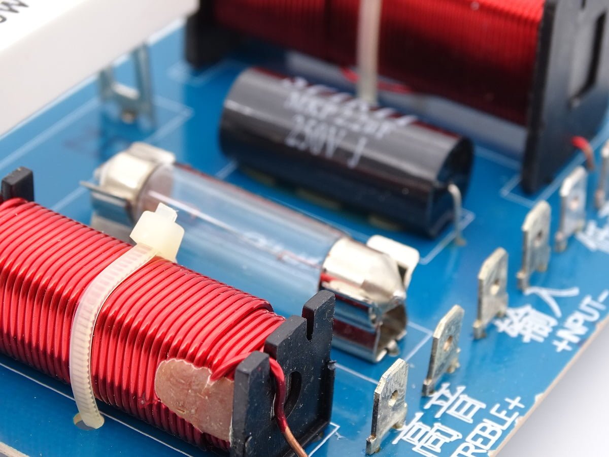 Filtre haut-parleur professionnel 2 voies 3500 Hz 300 watts 8 ohms SD-2016A 03 Filtre haut-parleur professionnel 2 voies 3500 Hz 300 watts 8 ohms SD-2016A