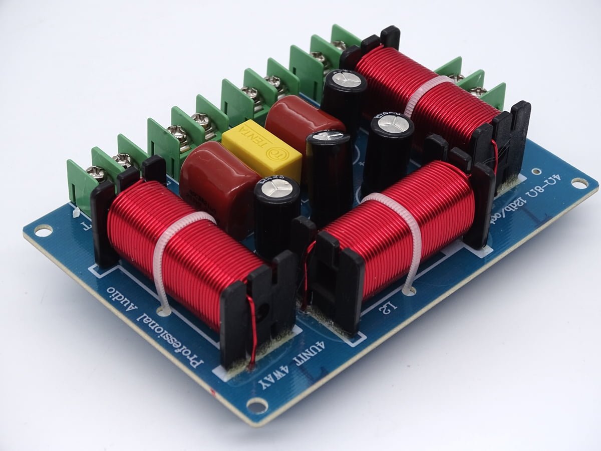 Filtre haut-parleur passif 3 voies 800 et 5000 Hz 4 à 8 ohms 150 watts 03 Filtre haut-parleur passif 3 voies 800 et 5000 Hz 4 à 8 ohms 150 watts